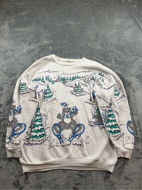 Vintage 90's Teddy Bear Cartoon Snow Scene All-Over Print Graphic Sweatshirt